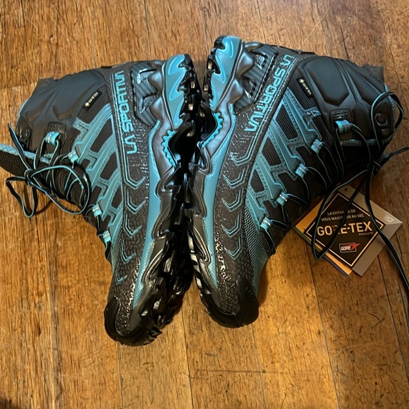 La Sportiva Ultra Raptor II Mid  Gore Tex Trail shoe womens 6.5 Carbon/topaz NWT - Picture 5 of 8